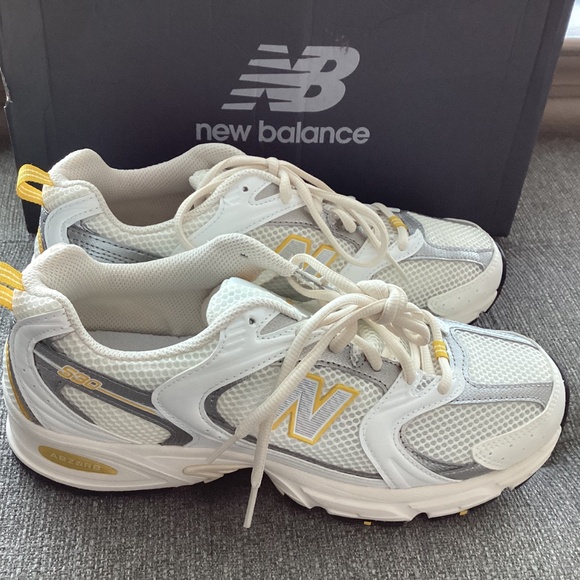 New Balance Gender Inclusive 530 Sneaker 9.5 Women's / 8 Men's - Picture 13 of 13